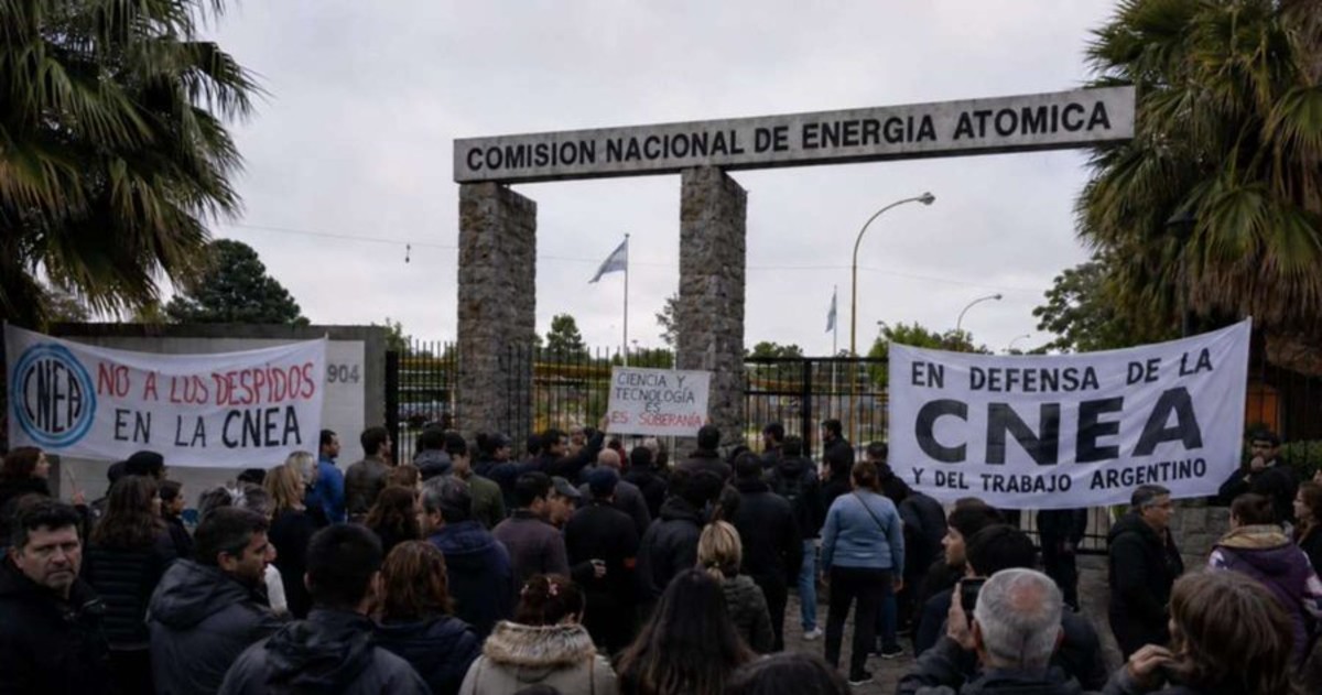 Tensión en la CNEA: protestas y represión en defensa del sistema científico nacional