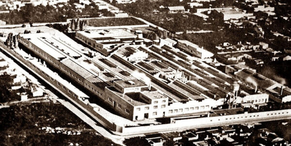 La asamblea vecinal que trabaja por la recuperación del histórico predio de Lozadur propone crear un espacio de memoria, un parque abierto a la comunidad y un centro de formación profesional con orientación ceramista. La iniciativa busca preservar la historia obrera del lugar y transmitir sus oficios a nuevas generaciones.